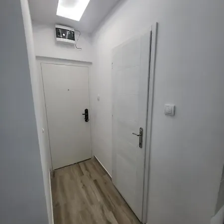Viktor 3 Apartment